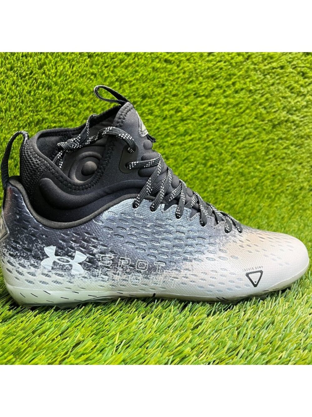 Under‎ Armour Spotlight Lux MC 2.0 Mens Size 10.5 Black White Football Cleats